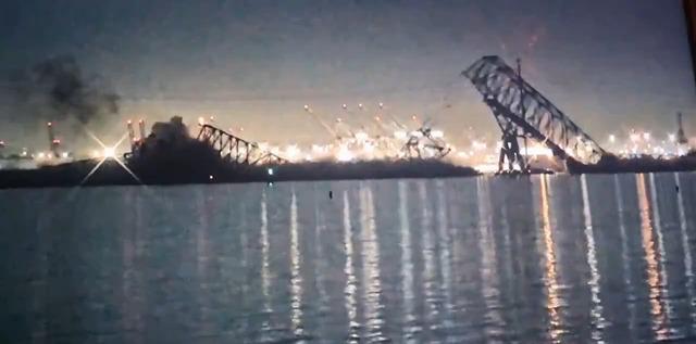 Disaster in the USA Singapore flagged ship crashed into the bridge