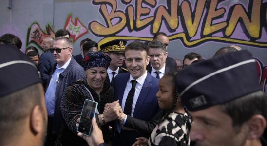 Emmanuel Macron in Marseille a publicity stunt for the head