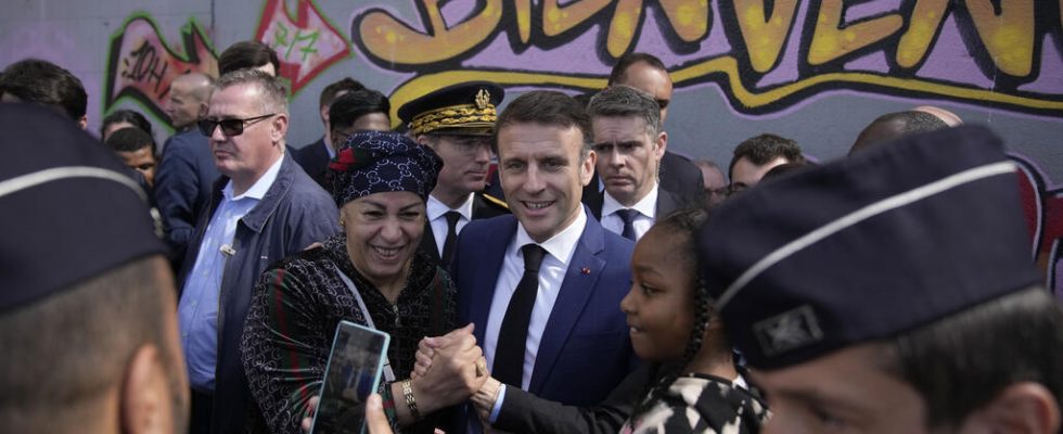 Emmanuel Macron in Marseille a publicity stunt for the head