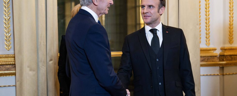 Emmanuel Macrons praise for Bernard Arnault during an evening at