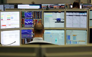 European markets little moved while waiting for the central banks