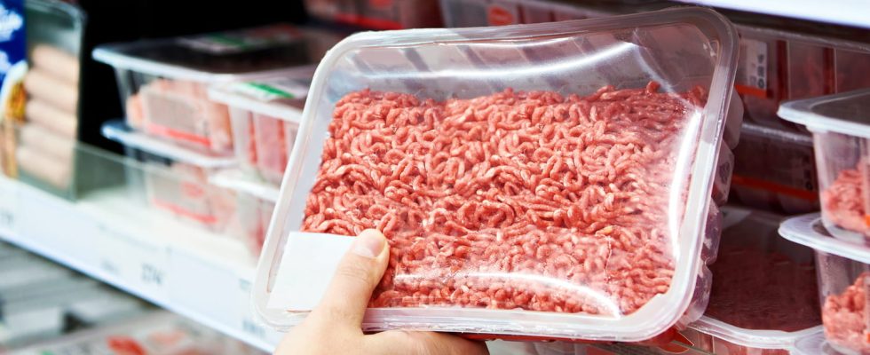 Ground meat contaminated with E coli bacteria here is the