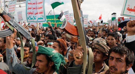 Hamas and the Houthi movement in a meeting