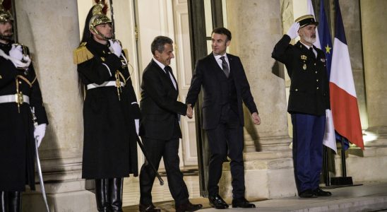Hollande to the aid of Macron Sarkozy upset This meeting