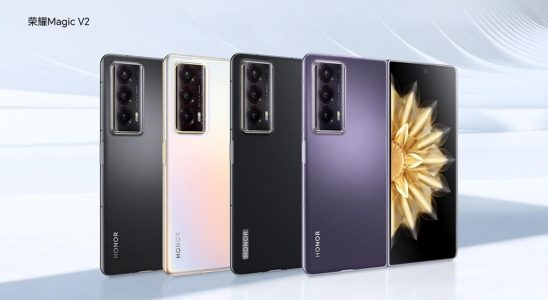 Honor Magic V2 is on sale in Turkey