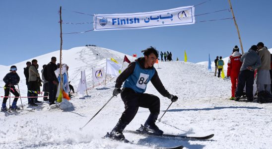 How Afghan skiers try to keep the flame alive