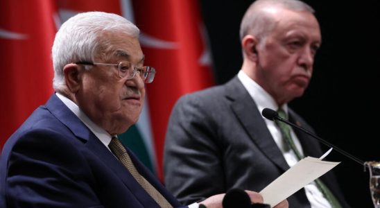 In Turkey Abbas discusses delivery of aid to Gaza with