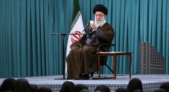 Iran protests after closure of Ayatollah Khameneis Facebook and Instagram
