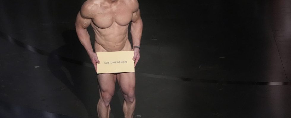 John Cena naked on stage at the Oscars video