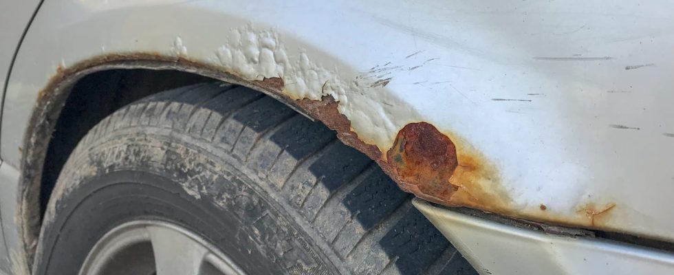 Mechanics use this kitchen ingredient to remove rust from cars