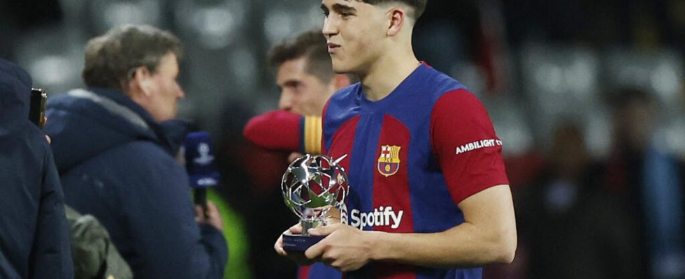 Pau Cubarsi 17 year old Barca defender summoned to Spain