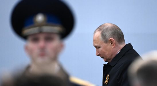 Putin absent from tributes the Kremlin assures that he is