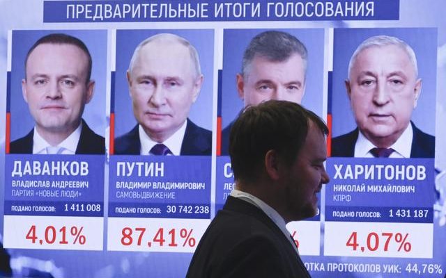 Putin did not give his opponents a chance First election