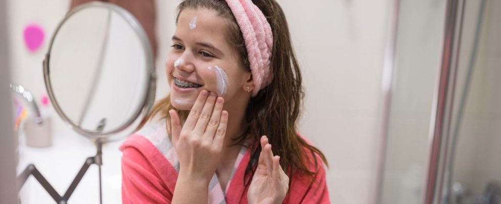 Sweden Major pharmacy chain bans sale of skincare to under 15s