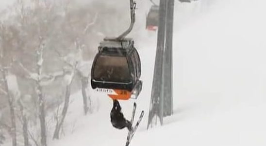 This skier found a trick to avoid waiting in line
