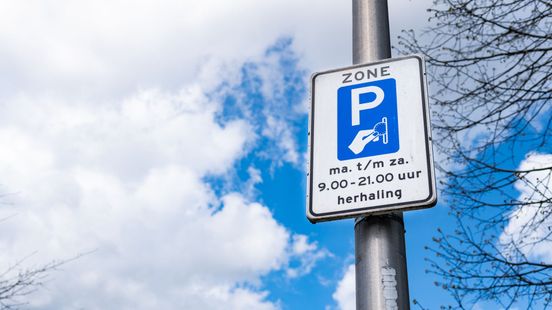 Utrecht VVD starts poster campaign against paid parking in the