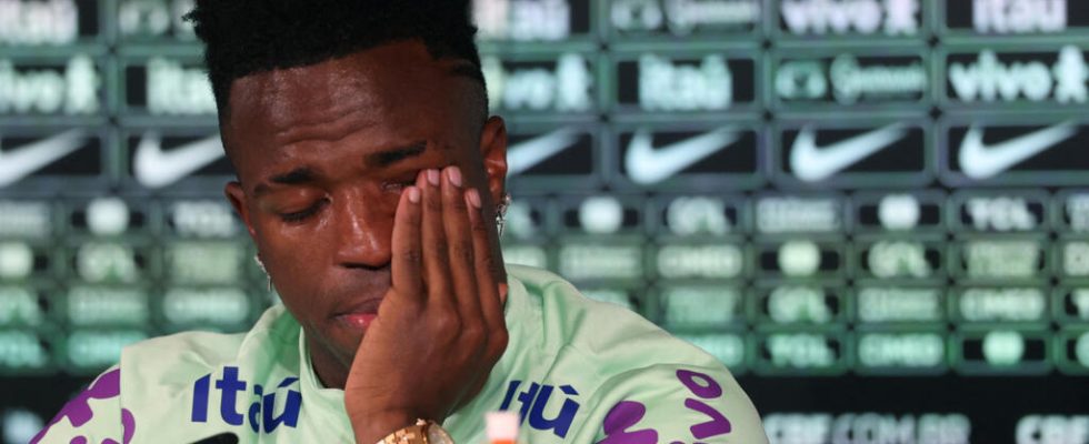 Vinicius breaks down while talking about racism in stadiums