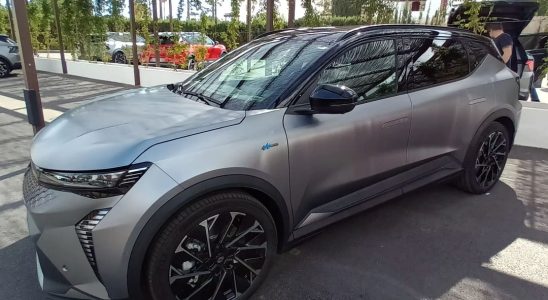 We hit the road with the new electric Scenic