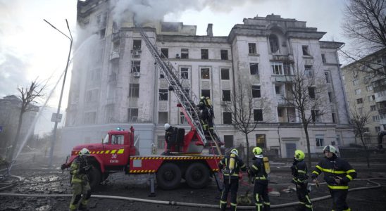 at least ten injured after Russian attack on central kyiv