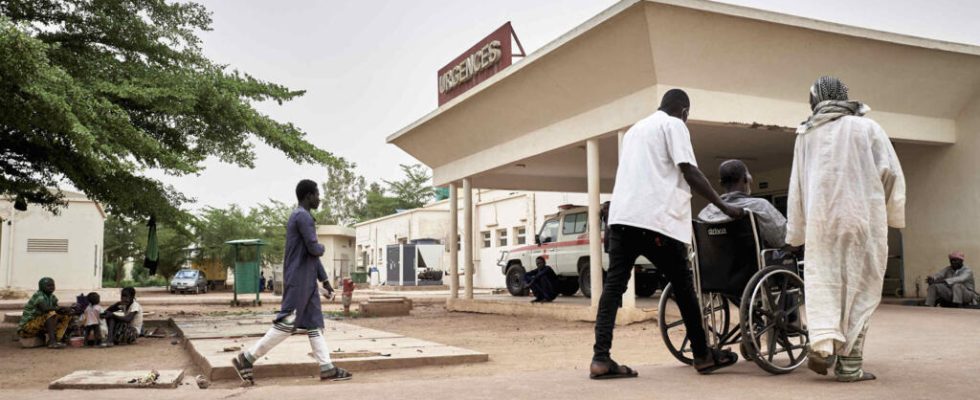 due to lack of electricity the Mopti hospital reduces its
