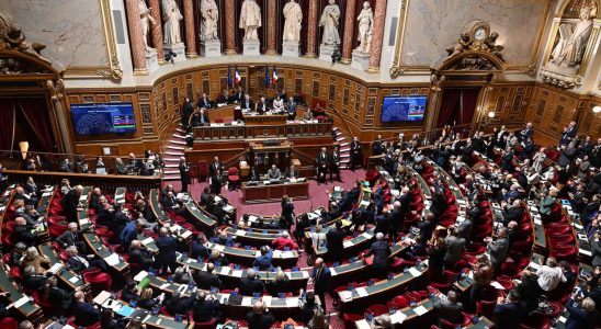 how will the vote take place at the Versailles Congress