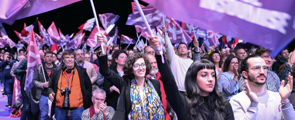 the Insoumis launch their campaign with Melenchon on the list