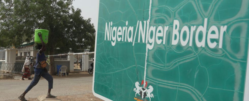 the country reopens its border with Nigeria
