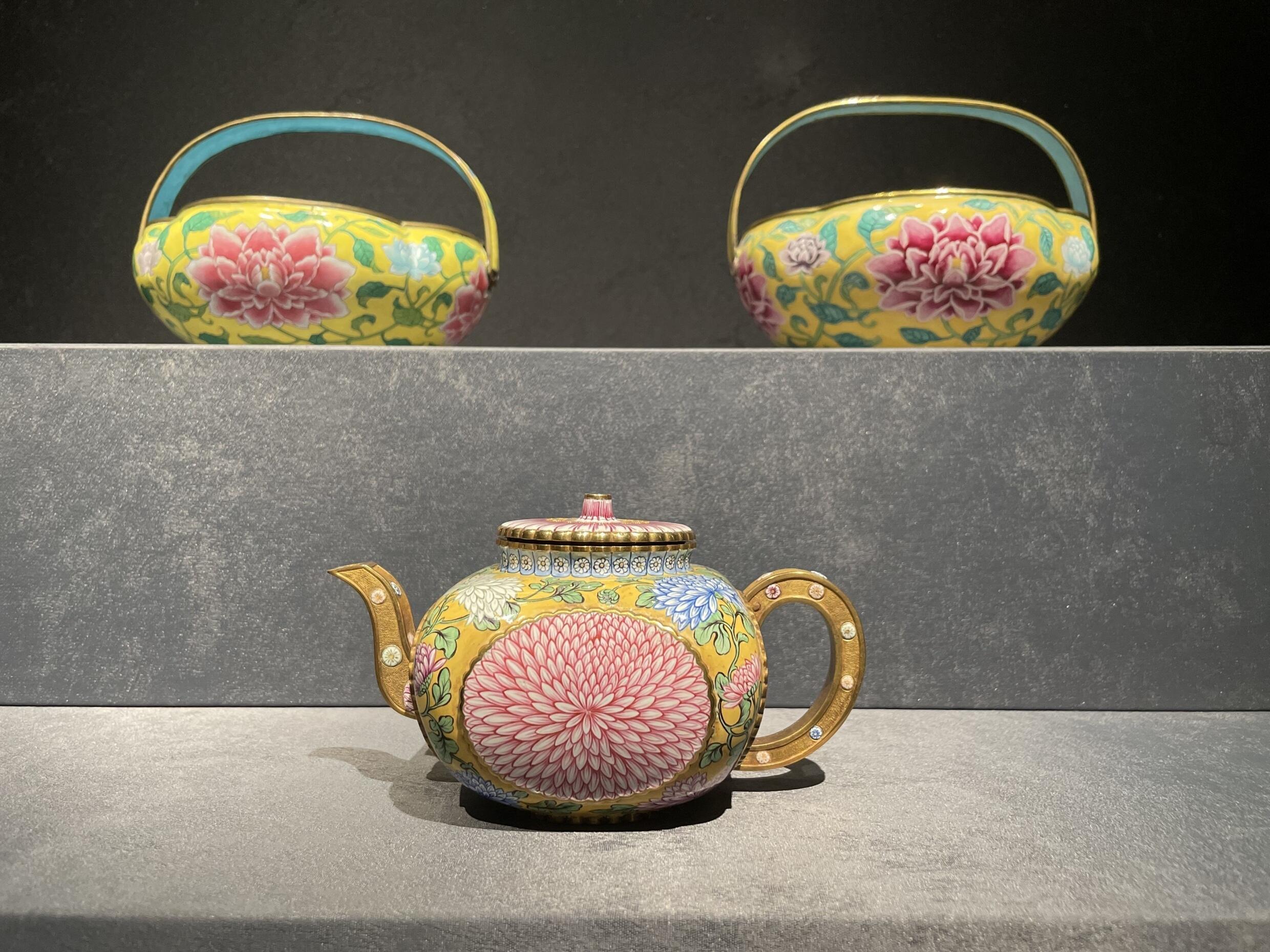 Enameled teapot by Joseph Coteau from the Sèvre factory, commissioned by the Emperor of China.