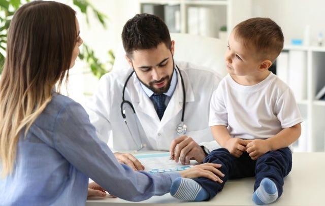 child patient doctor family
