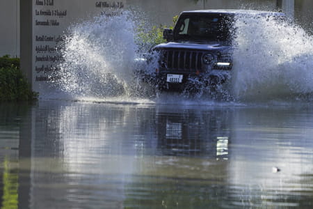 1713345436 165 Exceptional floods in Dubai impressive images