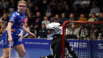 A cheeky rise from the classic in the womens floorball