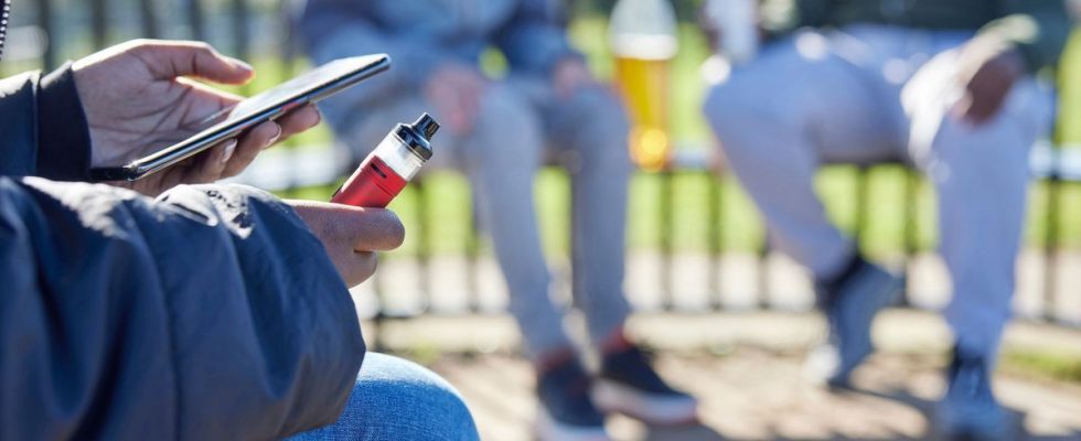 Alcohol and electronic cigarettes teenagers are crossing the line according
