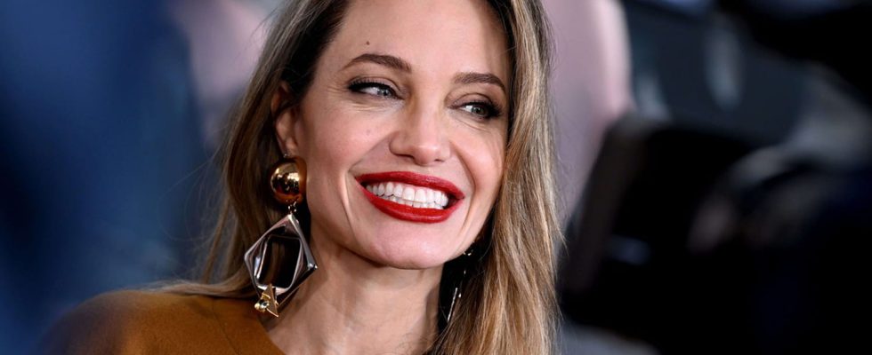 Angelina Jolie makes a rare appearance with her daughter Vivienne