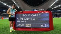 Armand Duplantis set a world record with the Norwegian superstars