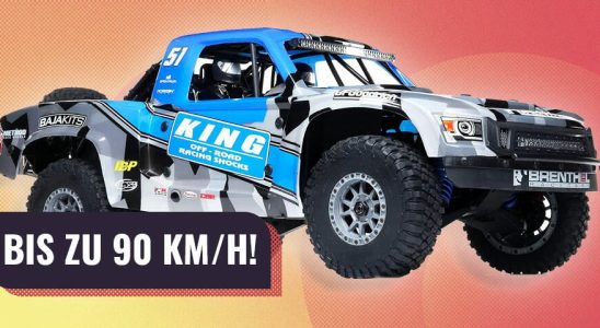 Awesome RC truck can reach speeds of up to 90