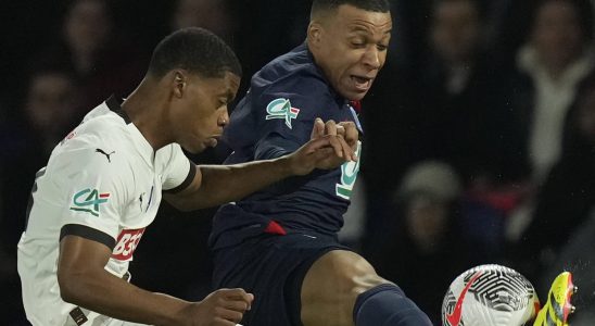 DIRECT PSG Rennes just after his missed penalty Mbappe