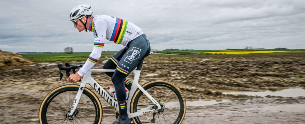DIRECT Paris Roubaix 2024 van der Poel unbeatable Follow the race