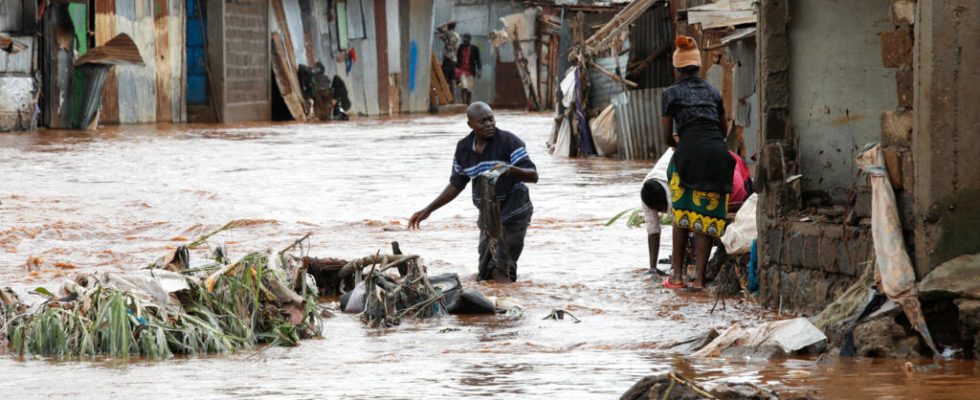 Floods in eastern Kenya and Nairobi kill dozens
