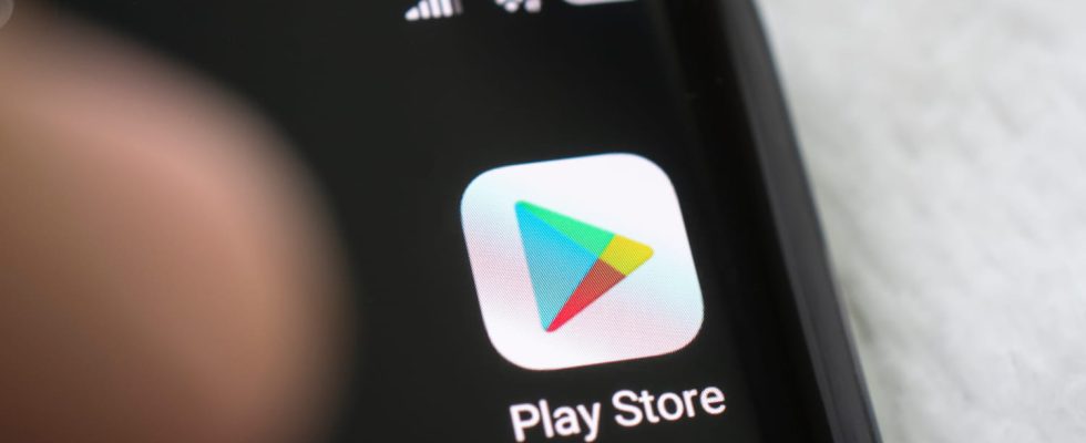 Google Play Store opens simultaneous download option to its users