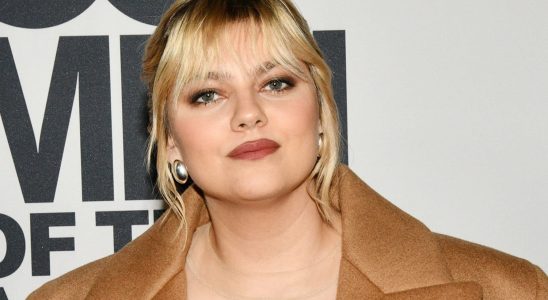 Louane transforms into a grunge star with this super sexy