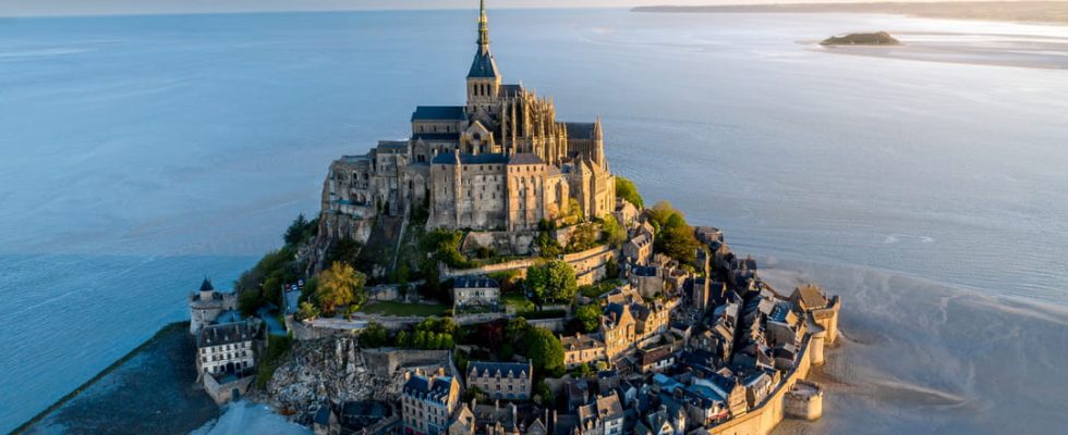 Mont Saint Michel 1000 years of history