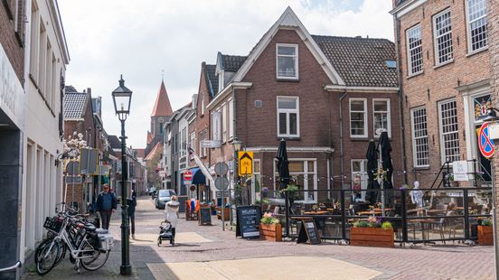 More physical stores in the Netherlands but in the province