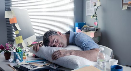 Napping at work a widespread practice that is still taboo