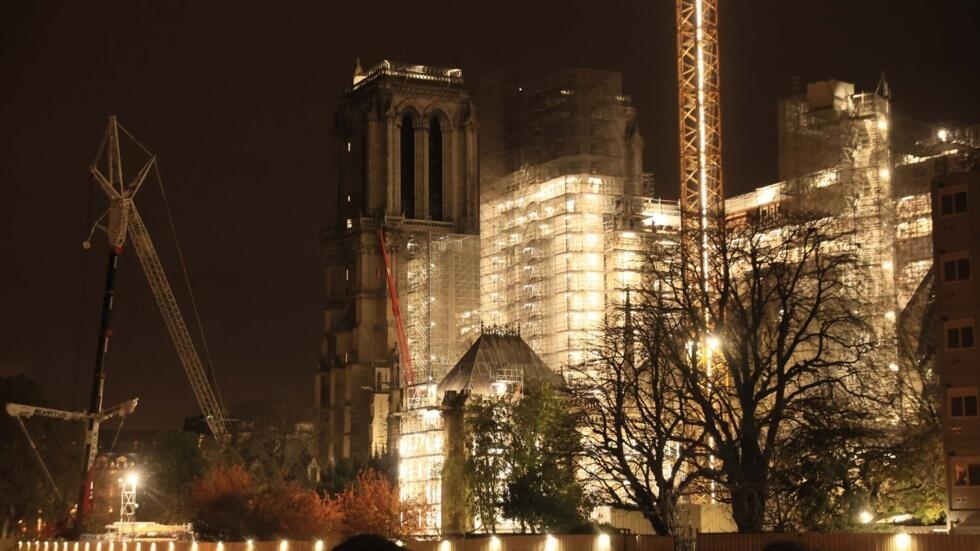 And Notre-Dame Cathedral awaits in clinical lighting its reopening for 2024.