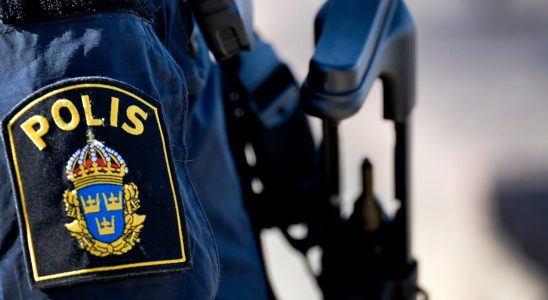 Police hunt in Bollnas 60 trapped