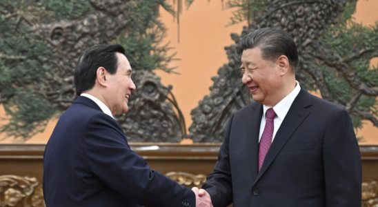 President Xi Jinping receives former Taiwanese head of state Ma