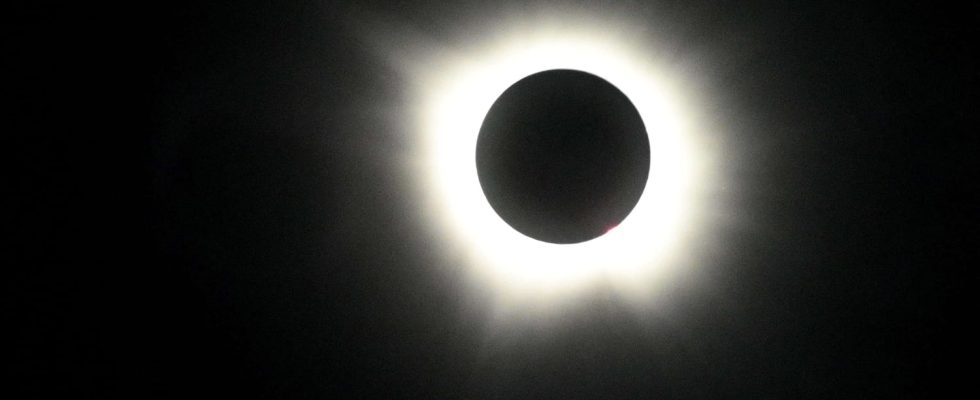 Solar eclipse of April 8 2024 impressive images in the