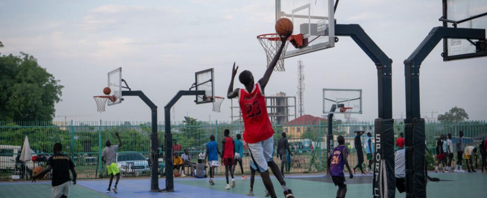South Sudanese basketball players arouse the pride and expectations of