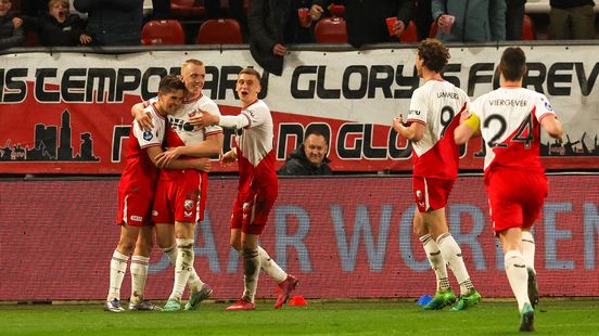 Substitutes FC Utrecht hurt PEC Zwolle in the second half