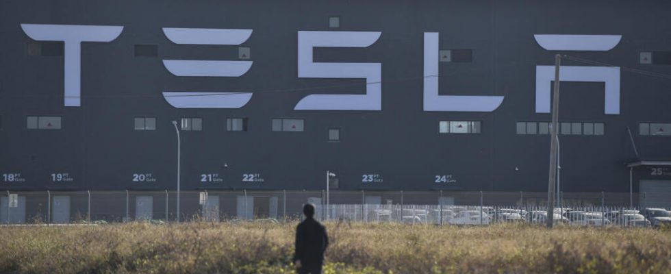 Tesla significantly lowers its prices in the Peoples Republic of